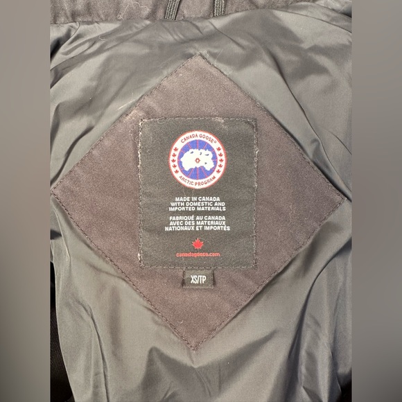 Canada Goose Arctic Program Ladies Trillium Parka HD Black Coyote Fur Trim Coat - Picture 9 of 15